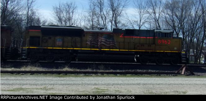 UP 8962, engineer's side view